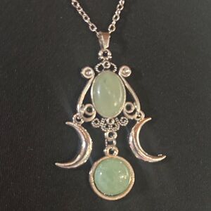 Vintage Style Green Aventurine Pendent Necklace